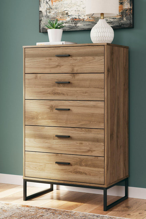 Deanlow Chest of Drawers - Holmwood's Furniture & Design Center (Somersworth, NH)
