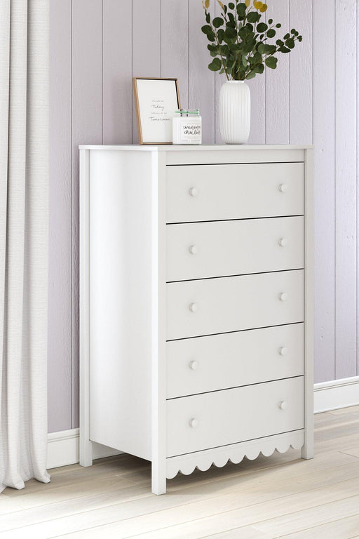 Hallityn Chest of Drawers - Holmwood's Furniture & Design Center (Somersworth, NH)