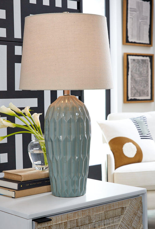 Hadbury Table Lamp (Set of 2) - Holmwood's Furniture & Design Center (Somersworth, NH)