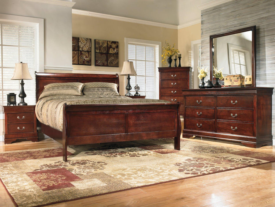 Alisdair Dresser - Holmwood's Furniture & Design Center (Somersworth, NH)