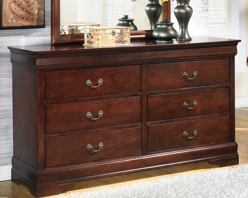 Alisdair Dresser - Holmwood's Furniture & Design Center (Somersworth, NH)