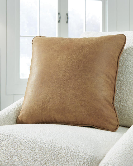 Cortnie Pillow - Holmwood's Furniture & Design Center (Somersworth, NH)