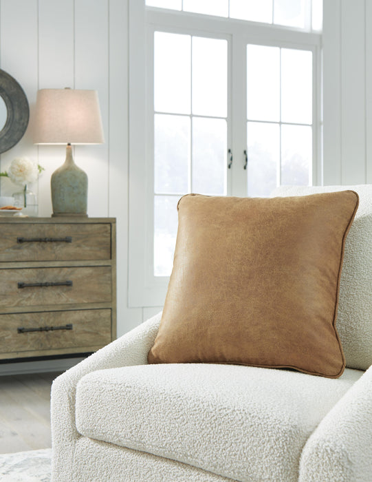 Cortnie Pillow - Holmwood's Furniture & Design Center (Somersworth, NH)