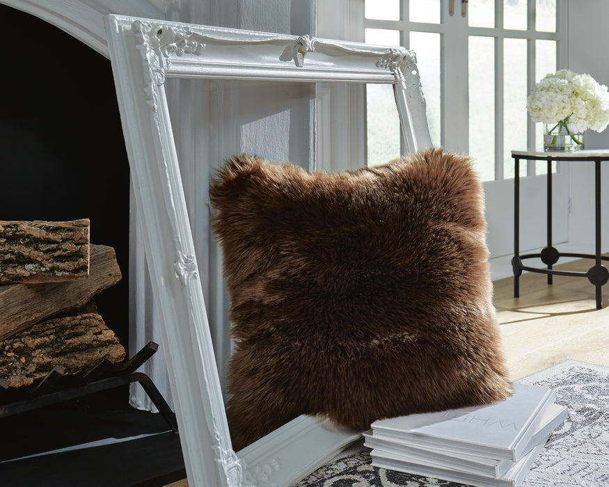 Bellethrone Pillow - Holmwood's Furniture & Design Center (Somersworth, NH)