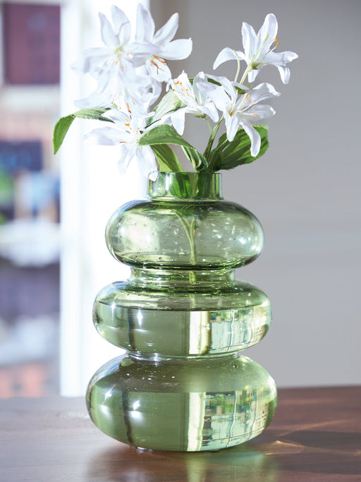 Renethorne Vase - Holmwood's Furniture & Design Center (Somersworth, NH)