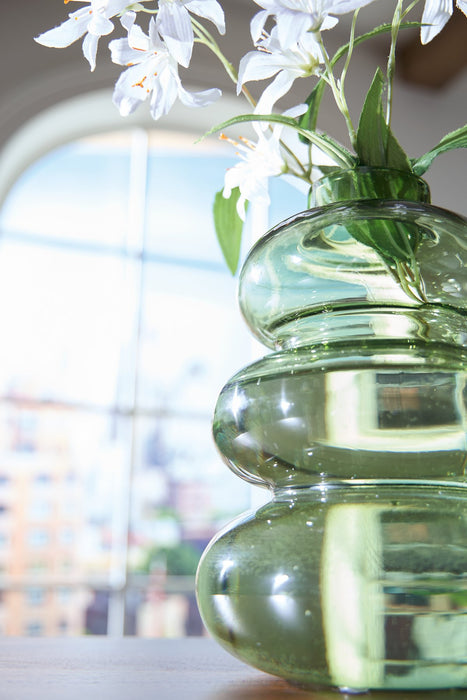 Renethorne Vase - Holmwood's Furniture & Design Center (Somersworth, NH)