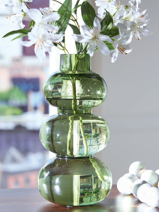 Renethorne Vase - Holmwood's Furniture & Design Center (Somersworth, NH)