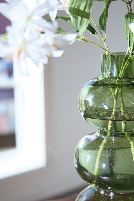 Renethorne Vase - Holmwood's Furniture & Design Center (Somersworth, NH)