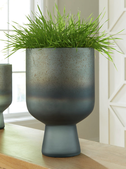 Pennmore Vase - Holmwood's Furniture & Design Center (Somersworth, NH)