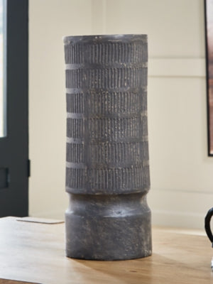 Beninworth Vase - Holmwood's Furniture & Design Center (Somersworth, NH)