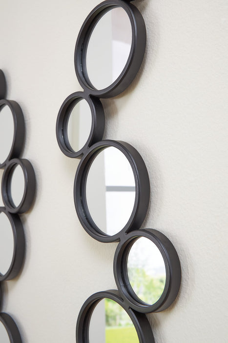Vinler Accent Mirror Set (Set of 2) - Holmwood's Furniture & Design Center (Somersworth, NH)
