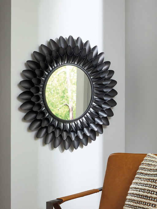 Ryenmour Accent Mirror - Holmwood's Furniture & Design Center (Somersworth, NH)