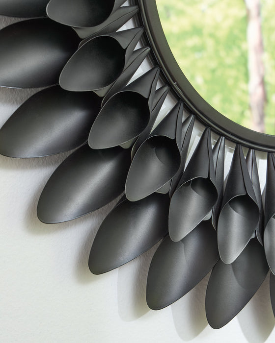 Ryenmour Accent Mirror - Holmwood's Furniture & Design Center (Somersworth, NH)