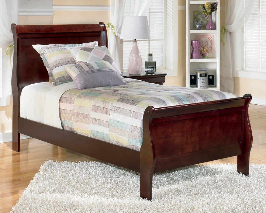 Alisdair Bedroom Set - Holmwood's Furniture & Design Center (Somersworth, NH)