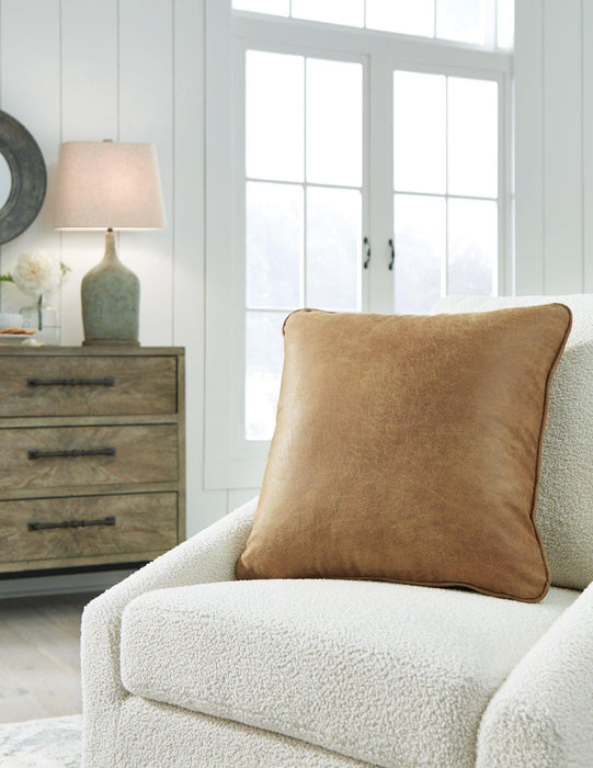 Cortnie Pillow - Holmwood's Furniture & Design Center (Somersworth, NH)