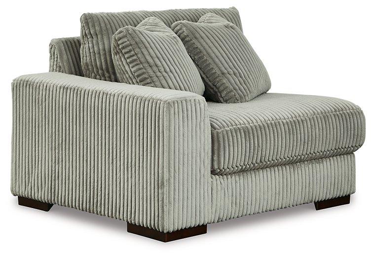 Lindyn Sectional Sofa - Holmwood's Furniture & Design Center (Somersworth, NH)