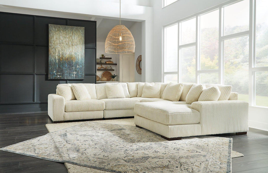 Lindyn Sectional with Chaise - Holmwood's Furniture & Design Center (Somersworth, NH)