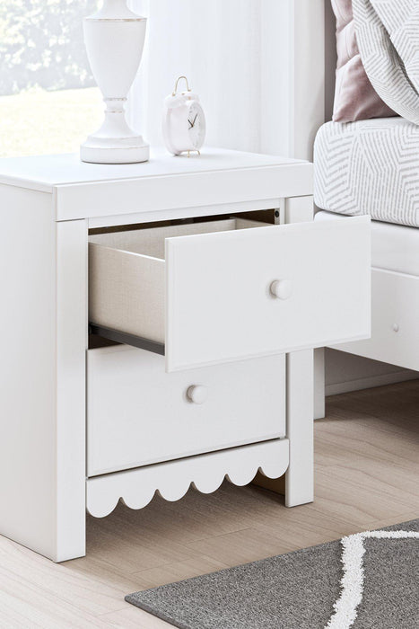 Mollviney Bedroom Set - Holmwood's Furniture & Design Center (Somersworth, NH)