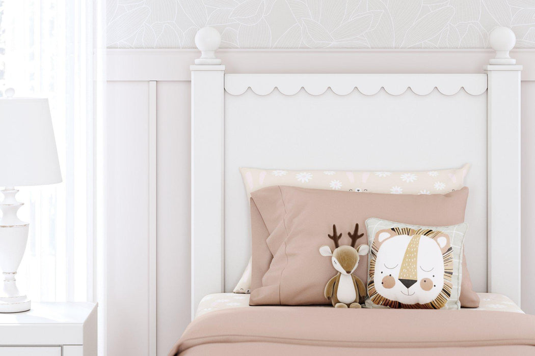 Mollviney Bedroom Set - Holmwood's Furniture & Design Center (Somersworth, NH)