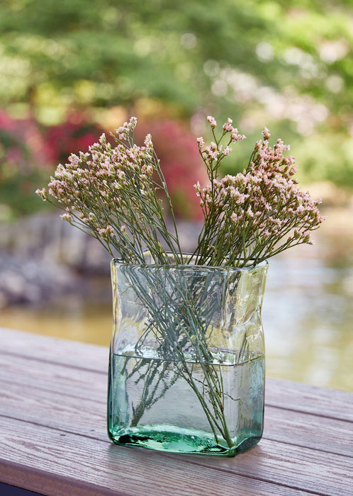 Taylow Vase - Holmwood's Furniture & Design Center (Somersworth, NH)