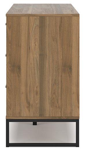 Deanlow Bedroom Package - Holmwood's Furniture & Design Center (Somersworth, NH)