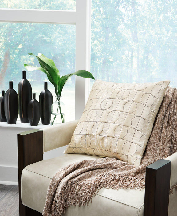 Kydner Pillow (Set of 4) - Holmwood's Furniture & Design Center (Somersworth, NH)