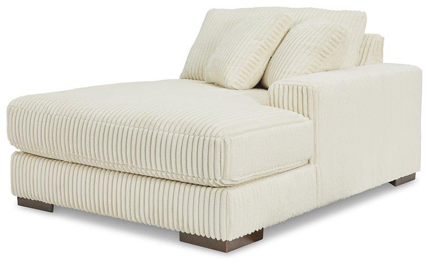 Lindyn Sectional - Holmwood's Furniture & Design Center (Somersworth, NH)