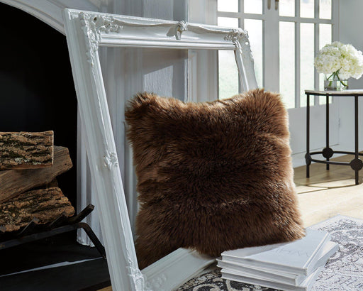 Bellethrone Pillow - Holmwood's Furniture & Design Center (Somersworth, NH)