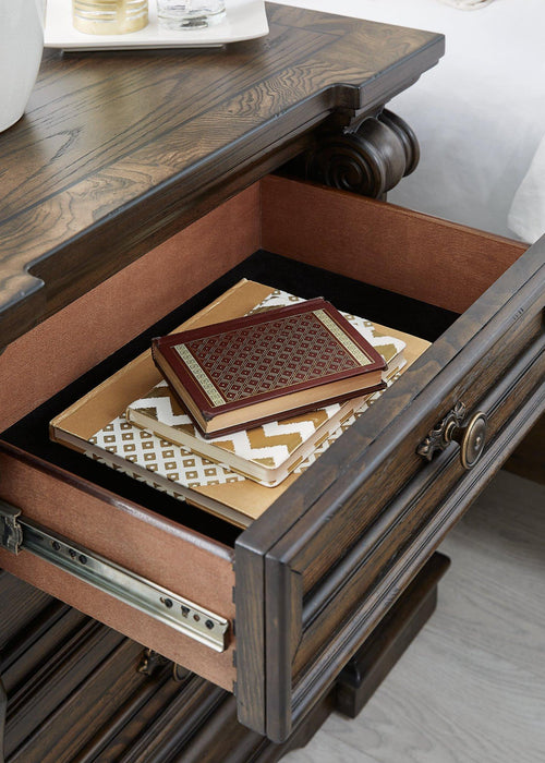 Maylee Bedroom Set - Holmwood's Furniture & Design Center (Somersworth, NH)
