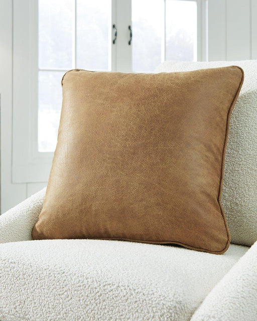 Cortnie Pillow - Holmwood's Furniture & Design Center (Somersworth, NH)