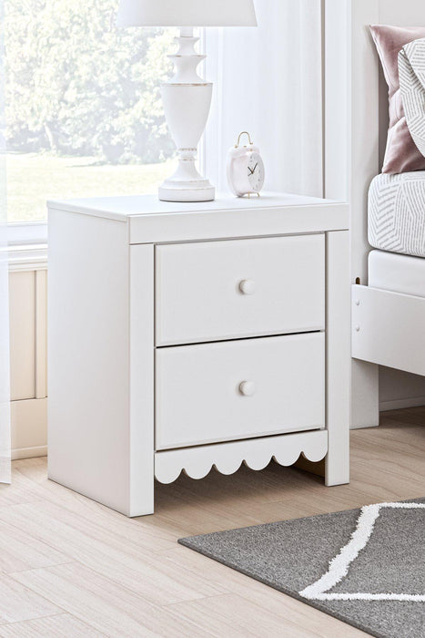 Mollviney Bedroom Set - Holmwood's Furniture & Design Center (Somersworth, NH)