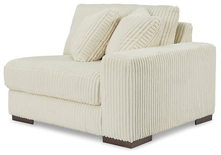 Lindyn Sectional Sofa - Holmwood's Furniture & Design Center (Somersworth, NH)