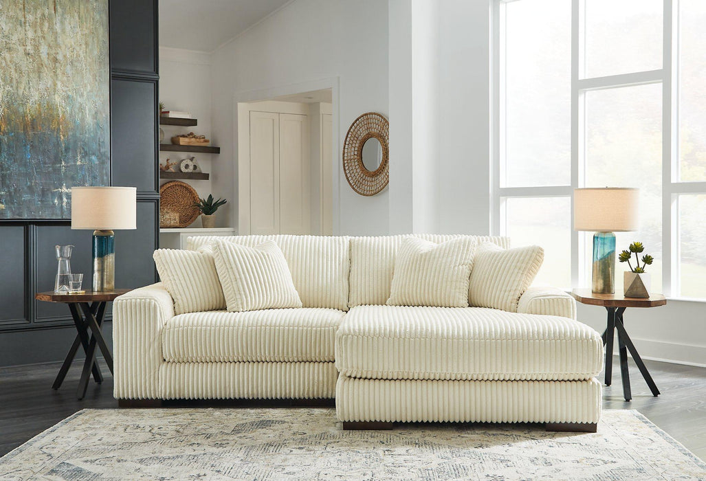 Lindyn Sectional with Chaise - Holmwood's Furniture & Design Center (Somersworth, NH)