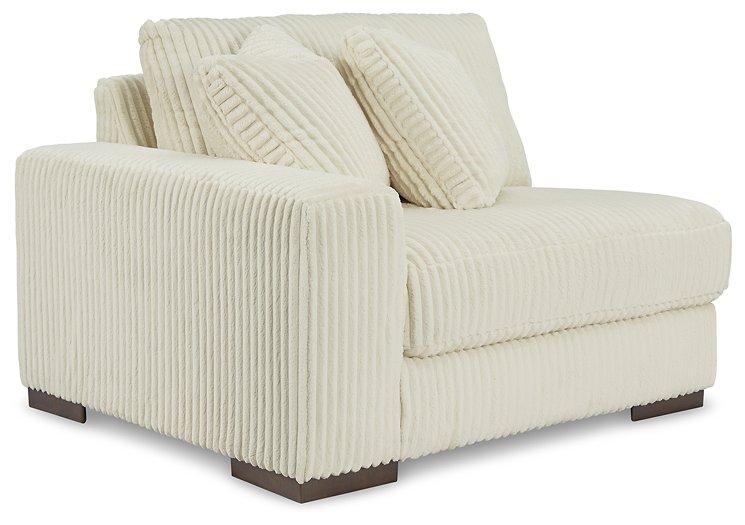 Lindyn Sectional Sofa - Holmwood's Furniture & Design Center (Somersworth, NH)