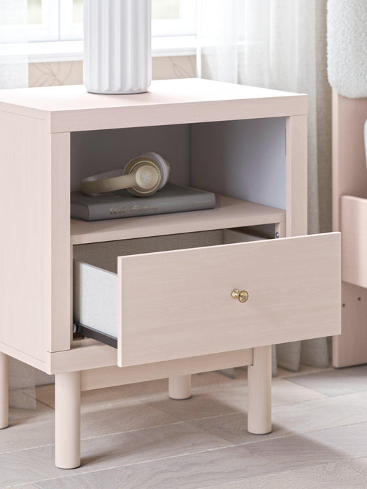 Wistenpine Bedroom Package - Holmwood's Furniture & Design Center (Somersworth, NH)