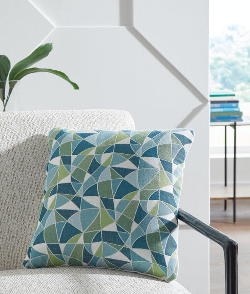 Seanow Next-Gen Nuvella Pillow - Holmwood's Furniture & Design Center (Somersworth, NH)