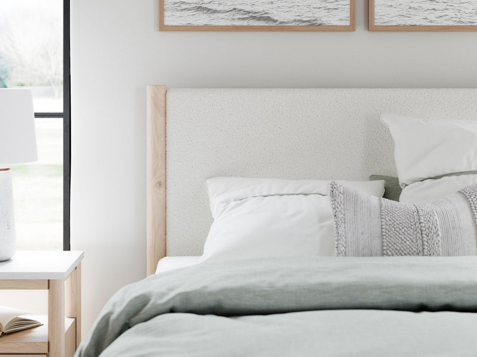 Cadmori Upholstered Bed - Holmwood's Furniture & Design Center (Somersworth, NH)