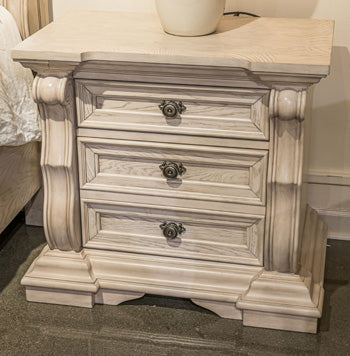 Bruchandi Nightstand - Holmwood's Furniture & Design Center (Somersworth, NH)