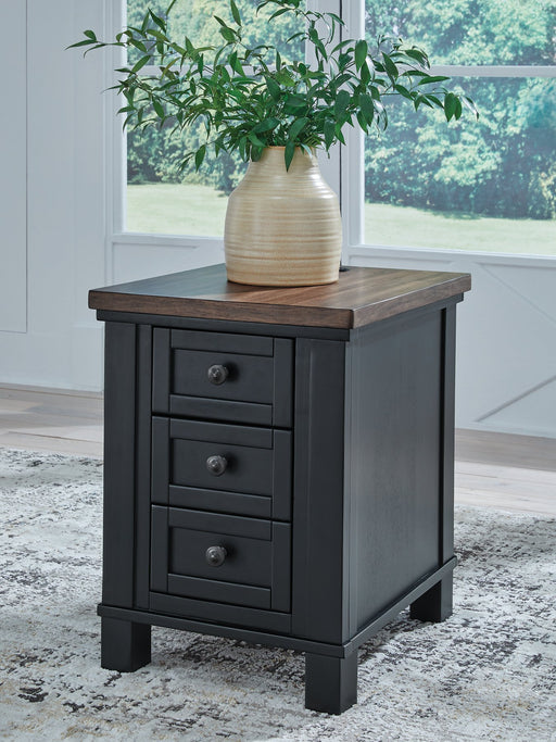 Wildenauer Chairside End Table - Holmwood's Furniture & Design Center (Somersworth, NH)