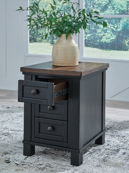 Wildenauer Chairside End Table - Holmwood's Furniture & Design Center (Somersworth, NH)